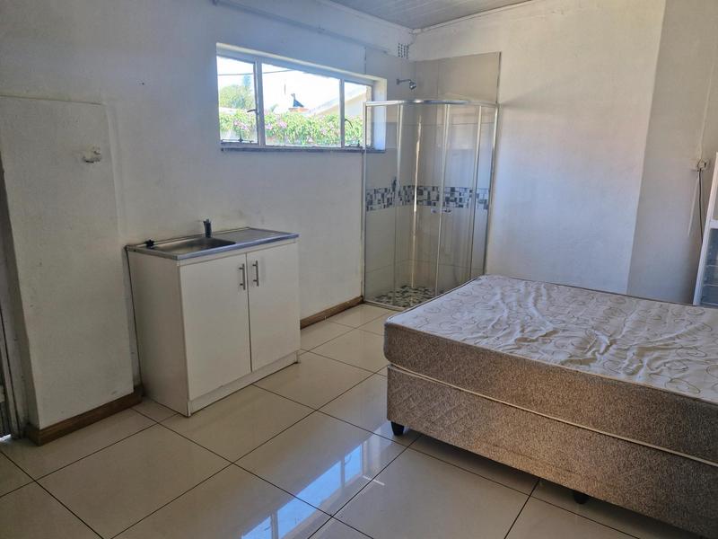 5 Bedroom Property for Sale in Parow North Western Cape